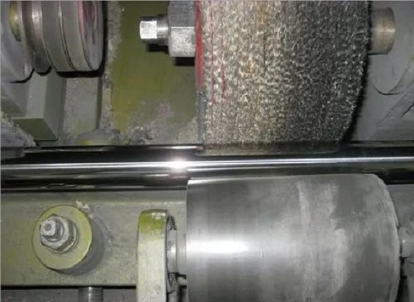 304不銹鋼管表面劃痕怎么處理？